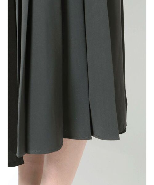 MURUA（ムルーア）の「プリーツアシメフレアスカート（スカート・レディース・ブラック/ベージュ・1/2）」の14枚目の写真
