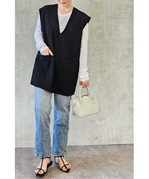 &. NOSTALGIA（アンドドットノスタルジア）の「【ZOZO限定】ディープVネックベスト（ベスト・レディース・アイボリー/ブラック・M）」の19枚目の写真