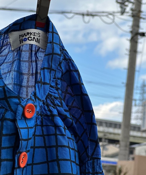 HOGAN RANCH WEAR（ホーガンランチウエア）の「バンドカラーギャザーシャツ/総柄(90～130cm)（シャツ/ブラウス・キッズ・チャコール/ブルー/オフホワイト・90/100/110/120/130）」の4枚目の写真