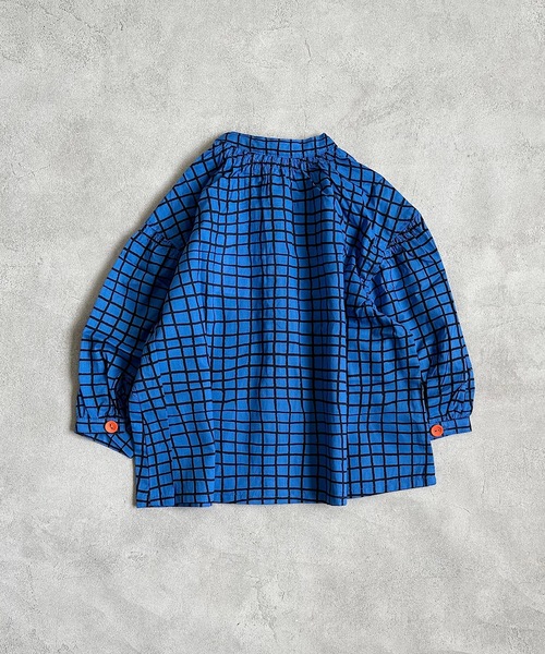 HOGAN RANCH WEAR（ホーガンランチウエア）の「バンドカラーギャザーシャツ/総柄(90～130cm)（シャツ/ブラウス・キッズ・チャコール/ブルー/オフホワイト・90/100/110/120/130）」の6枚目の写真