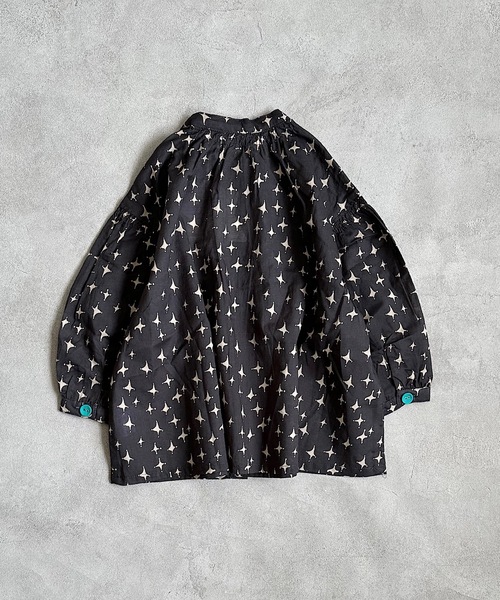 HOGAN RANCH WEAR（ホーガンランチウエア）の「バンドカラーギャザーシャツ/総柄(90～130cm)（シャツ/ブラウス・キッズ・チャコール/ブルー/オフホワイト・90/100/110/120/130）」の9枚目の写真