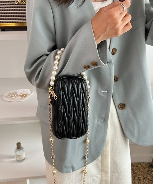 LAC-VERT(ラック・ヴェール)の「キルティングパールポシェット(ショルダーバッグ・レディース・ホワイト/ブラック・FREE)」の21枚目の写真