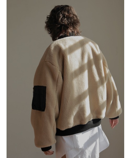 AMAIL（アマイル）の「2face bear coat（ブルゾン・レディース・ブラック/カーキ・FREE）」の3枚目の写真