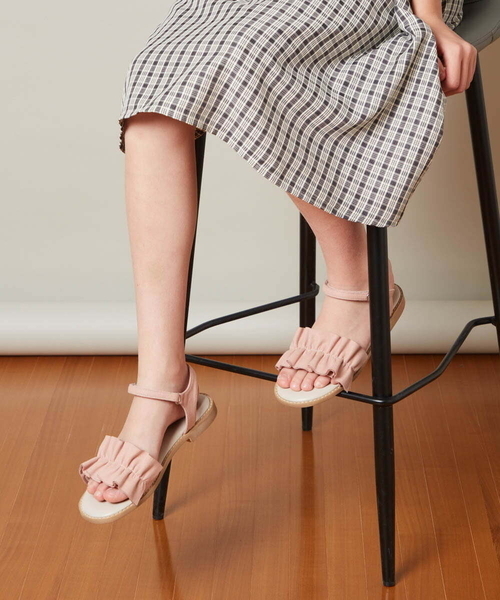 a.v.v（アーヴェヴェ）の「[KIDS]フリルフラットサンダル[WEB限定サイズ]（サンダル・キッズ・ピンク/ネイビー/ライトピンク/ライトブルー・18/20/24/19/21/23/17/22）」の7枚目の写真