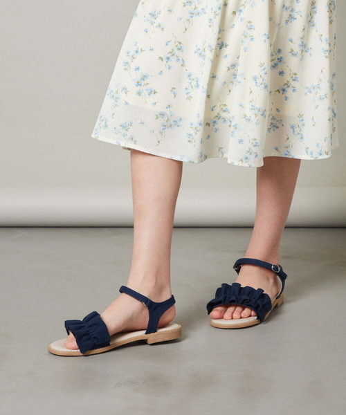 a.v.v（アーヴェヴェ）の「[KIDS]フリルフラットサンダル[WEB限定サイズ]（サンダル・キッズ・ピンク/ネイビー/ライトピンク/ライトブルー・18/20/24/19/21/23/17/22）」の12枚目の写真