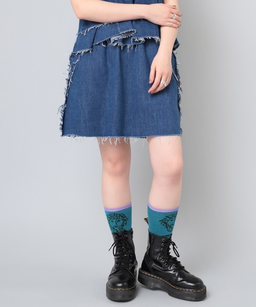 RNA（アールエヌエー）の「G1052 カットオフミニスカート（デニムスカート・レディース・ブラック/ライトインディゴブルー・MEDIUM）」の22枚目の写真