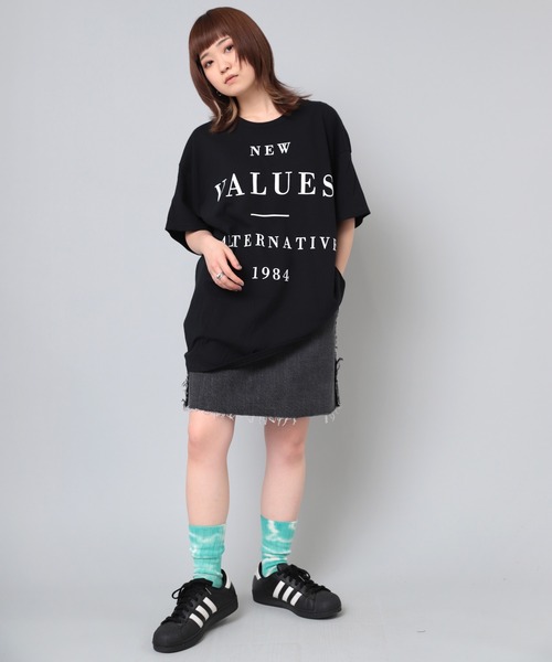 RNA（アールエヌエー）の「G1052 カットオフミニスカート（デニムスカート・レディース・ブラック/ライトインディゴブルー・MEDIUM）」の7枚目の写真