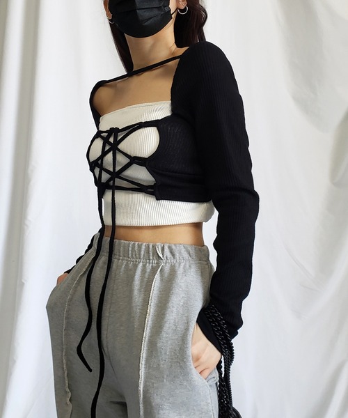 me+em select(ミームセレクト)の「【 前後着用2WAY 】クロスストラップカットアウトショートリブトップス【 韓国製 】(カーディガン/ボレロ・レディース・ホワイト/ブラック/ベージュ・FREE)」の7枚目の写真