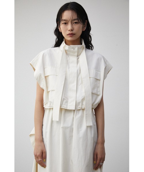 PLUS(プラス)の「【PLUS】CROPPED MILITARY SHIRT VEST/【PLUS】クロップドミリタリーシャツベスト(ベスト・レディース・ホワイト/ブラック・FREE)」の3枚目の写真