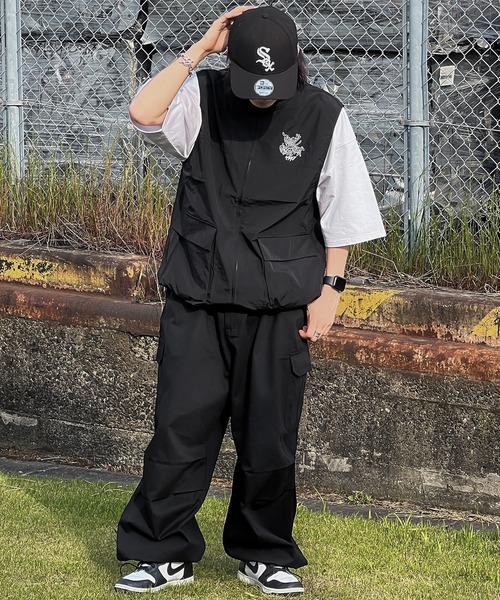 kutir（クティール）の「刺繍入りビックポケットナイロンベスト