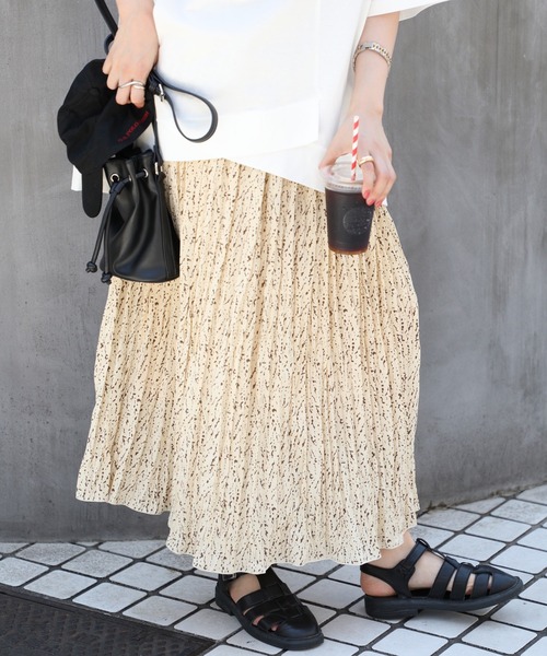 SETUP7（セットアップセブン）の「きれいな落ち感♪【SETUP7】総柄プリーツロングスカート（スカート・レディース・ベージュ/ホワイト/ブラック/グリーン・FREE）」の7枚目の写真