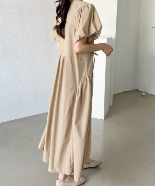 AMELY(エミリー)の「ボリュームスリーブワンピース(ワンピース・レディース・ブラック/カーキブラウン・フリー)」の3枚目の写真