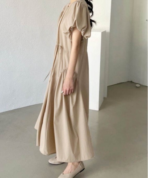 AMELY(エミリー)の「ボリュームスリーブワンピース(ワンピース・レディース・ブラック/カーキブラウン・フリー)」の18枚目の写真