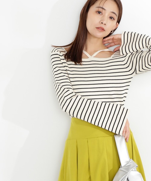 N.（N. Natural Beauty Basic）（エヌエヌナチュラルビューティーベーシック）の「◆ホルターネックフレア袖リブニット（ニット/セーター・レディース・パープル系その他/ホワイト系その他/ブラック系その他・MEDIUM）」の2枚目の写真