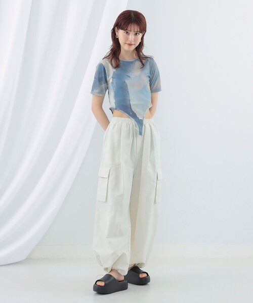 Ray BEAMS（レイビームス）の「ワイド カーゴ パンツ（カーゴパンツ・レディース・ピンク/オフホワイト/ブラック・0/1）」の5枚目の写真