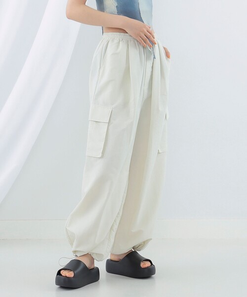 Ray BEAMS（レイビームス）の「ワイド カーゴ パンツ（カーゴパンツ・レディース・ピンク/オフホワイト/ブラック・0/1）」の7枚目の写真