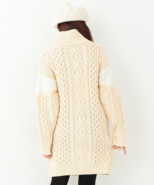 CAROLINA GLASER（カロリナ グレイサー）の「CAROLINA GLASER / ボアニット ワンピース（ワンピース・レディース・クリーム/ネイビー・ONE SIZE）」の5枚目の写真