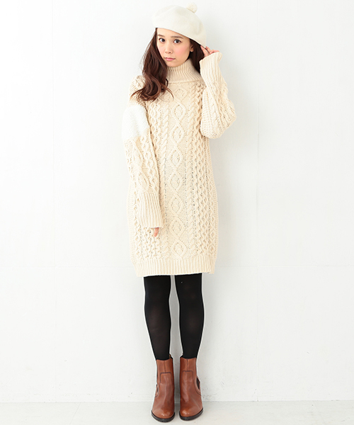 CAROLINA GLASER（カロリナ グレイサー）の「CAROLINA GLASER / ボアニット ワンピース（ワンピース・レディース・クリーム/ネイビー・ONE SIZE）」の6枚目の写真