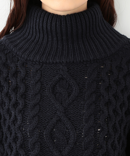 CAROLINA GLASER（カロリナ グレイサー）の「CAROLINA GLASER / ボアニット ワンピース（ワンピース・レディース・クリーム/ネイビー・ONE SIZE）」の13枚目の写真