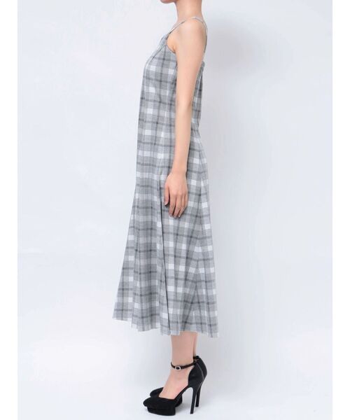 RESEXXY（リゼクシー）の「ポンチフレアキャミワンピース（ワンピース・レディース・その他1/ブラック・FREE）」の18枚目の写真