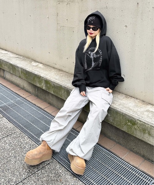 sedacle（セダクル）の「グラデーションロゴパーカー（パーカー・メンズ・ブラック/ベージュ・MEDIUM/LARGE）」の5枚目の写真