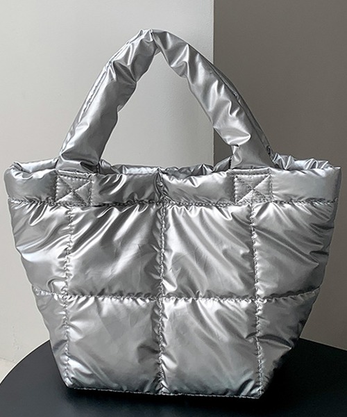 美品ホワイト キルティング ハンドバッグ* ツヤめくキルティングミニハンドバッグ（ハンドバッグ）｜DAY CLOSET