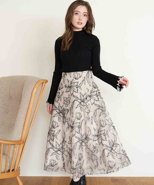 NOELA（ノエラ）の「フラワー刺繍オーガンジースカート（スカート・レディース・ブラック/オフホワイト/グレー・S/M）」の4枚目の写真