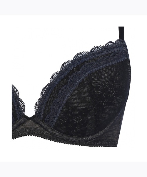 AMOSTYLE BY TRIUMPH（アモスタイルバイトリンプ）の「エントリーコレクション 寄せブラ ブラ＆ショーツセット クワイエットフリル【B,C,Dカップ】 AMST510 WHU + Mini JX（ブラ&ショーツ・レディース・ライトグリーン/ブラック/パープル・B65/C70/C65/B75/B70/C75/D70/D65/D75）」の4枚目の写真