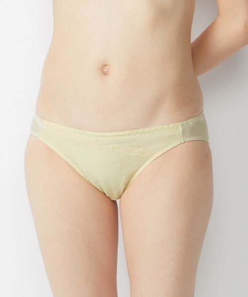 AMOSTYLE BY TRIUMPH（アモスタイルバイトリンプ）の「エントリーコレクション 寄せブラ ブラ＆ショーツセット クワイエットフリル【B,C,Dカップ】 AMST510 WHU + Mini JX（ブラ&ショーツ・レディース・ライトグリーン/ブラック/パープル・B65/C70/C65/B75/B70/C75/D70/D65/D75）」の18枚目の写真