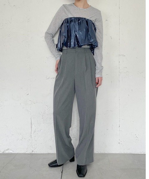 LOWRYS FARM(ローリーズファーム)の「メタリックリバーシブルキャミ 989252(キャミソール・レディース・シルバー/ブラック/ブルー・FREE)」の21枚目の写真