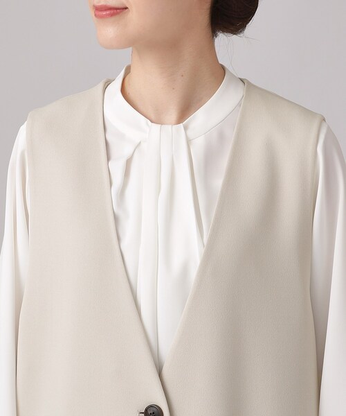 SHOO・LA・RUE(シューラルー)の「【通勤/デイリー/セットアップ可】マルチに使える カットジョーゼット ジレ(ベスト・レディース・ベージュ系その他7/ブラック系3・02/03/04)」の18枚目の写真