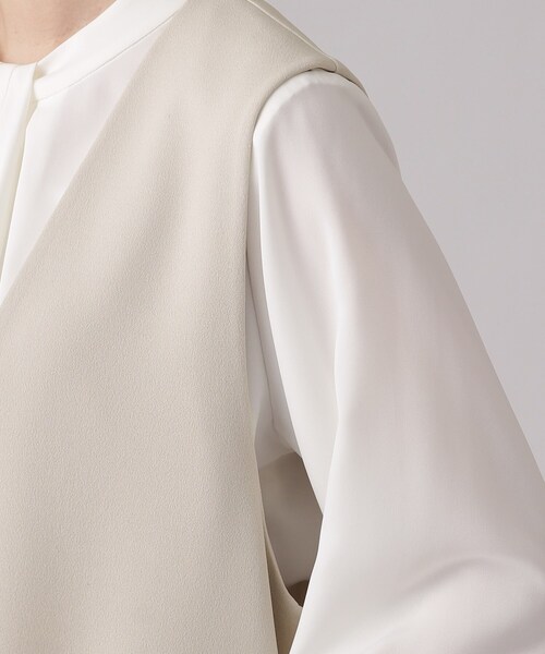 SHOO・LA・RUE(シューラルー)の「【通勤/デイリー/セットアップ可】マルチに使える カットジョーゼット ジレ(ベスト・レディース・ベージュ系その他7/ブラック系3・02/03/04)」の19枚目の写真