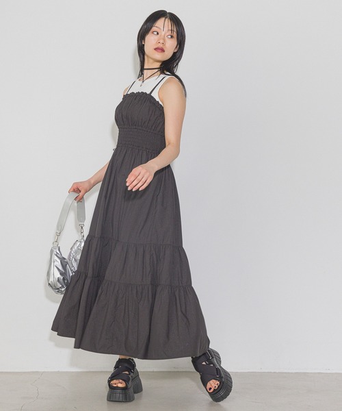 PAGEBOY(ページボーイ)の「シャーリングドロストキャミワンピース(ワンピース・レディース・ブラック/チャコールグレー/ブルー/オフホワイト・FREE)」の9枚目の写真