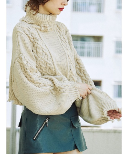 jouetie（ジュエティ）の「ダメージケーブルニット（ニット/セーター・レディース・アイボリー/ブルー/レッド・MEDIUM）」の2枚目の写真