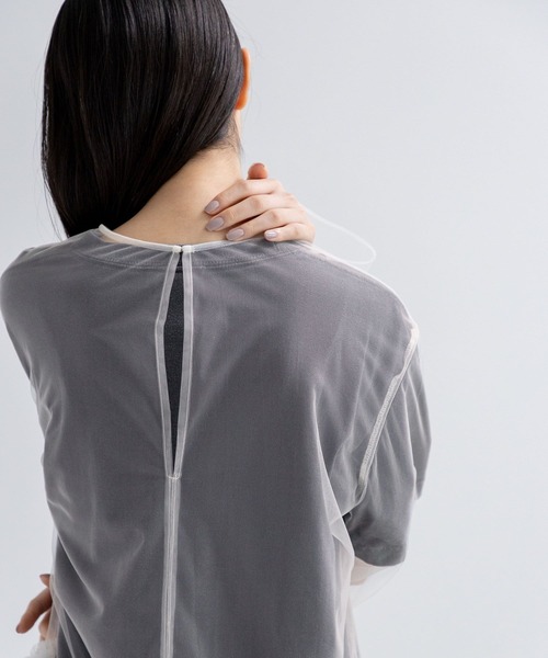 yuw（ユウ）の「チュールフリルチュニック　110381（シャツ/ブラウス・レディース・ホワイト/ブラック・FREE）」の11枚目の写真