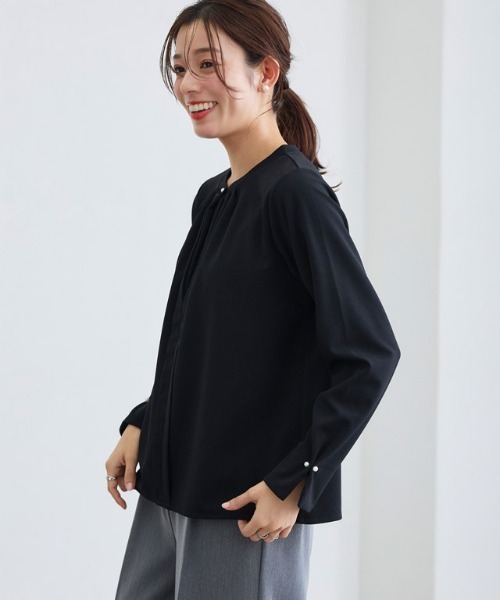 Pierrot（ピエロ）の「2wayネックデザインTブラウス（シャツ/ブラウス・レディース・ネイビー/ピンク系その他/ブラック/オフホワイト/グレー/ブルー/ライトブルー・M/L）」の3枚目の写真