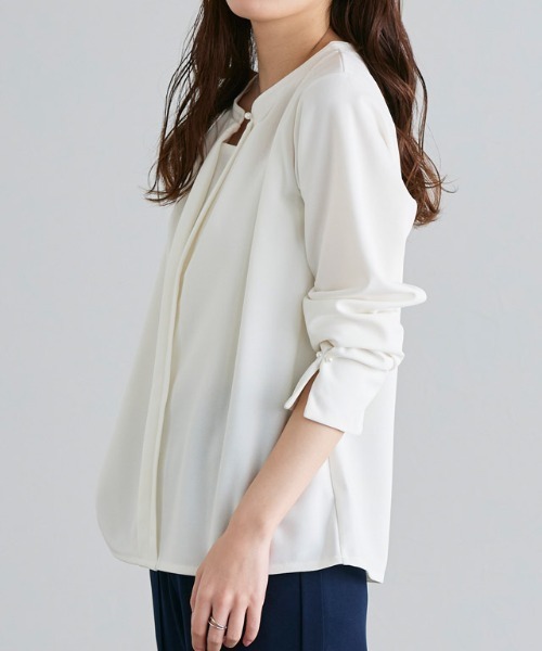 Pierrot（ピエロ）の「2wayネックデザインTブラウス（シャツ/ブラウス・レディース・ネイビー/ピンク系その他/ブラック/オフホワイト/グレー/ブルー/ライトブルー・M/L）」の13枚目の写真