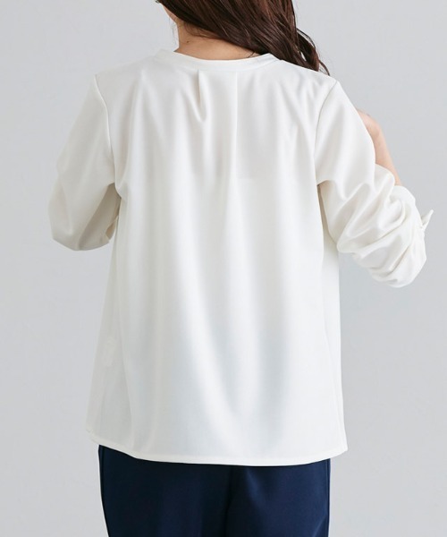 Pierrot（ピエロ）の「2wayネックデザインTブラウス（シャツ/ブラウス・レディース・ネイビー/ピンク系その他/ブラック/オフホワイト/グレー/ブルー/ライトブルー・M/L）」の14枚目の写真