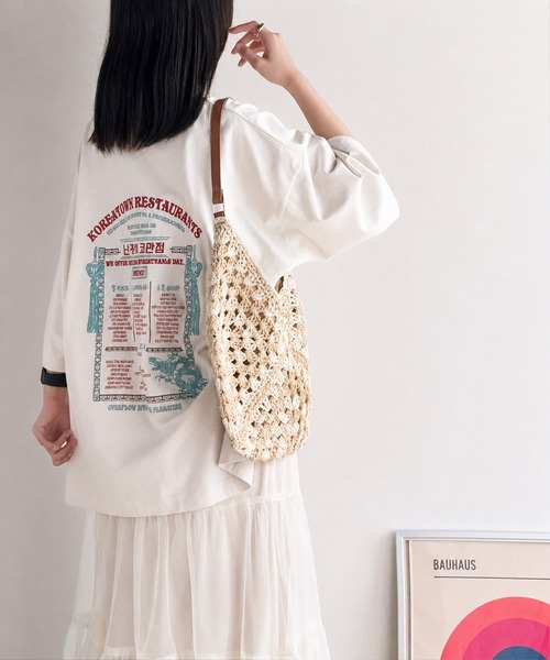 Java(ジャバ)の「《Javaジャバコラボ》バック刺繍で抜かりなくキマる。オーガニックコットン混 綿100%レシピ刺繍ビッグロゴオーバーサイズロックTシャツ(Tシャツ/カットソー・レディース・アイボリー/チャコールグレー/オフホワイト/ネイビー・LARGE/MEDIUM/SMALL/X-LARGE)」の5枚目の写真
