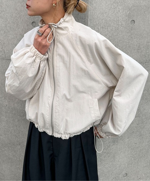 feepur(フェピュール)の「スタンドナイロンコードジャケット(ナイロンジャケット・レディース・ブラック/アイボリー・MEDIUM)」の2枚目の写真