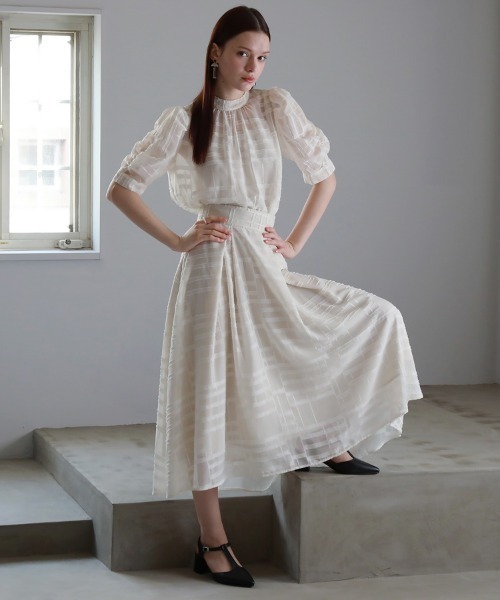 Cheek(チーク)の「オパールチェックタックフレアスカート(スカート・レディース・オフホワイト/ブラック/サックスブルー・MEDIUM)」の1枚目の写真