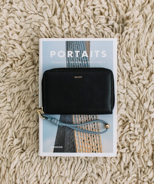 Beau're(ヴュレ)の「BEAURE ヴュレ カウレザー ハンドストラップ付き バイカラー ラウンド ミニウォレット(財布・レディース・グレイッシュベージュ/ピンクベージュ/シルバー/ブラック/ゴールド/アイボリー/ペールイエロー/ブルー/ライラック・FREE)」の14枚目の写真