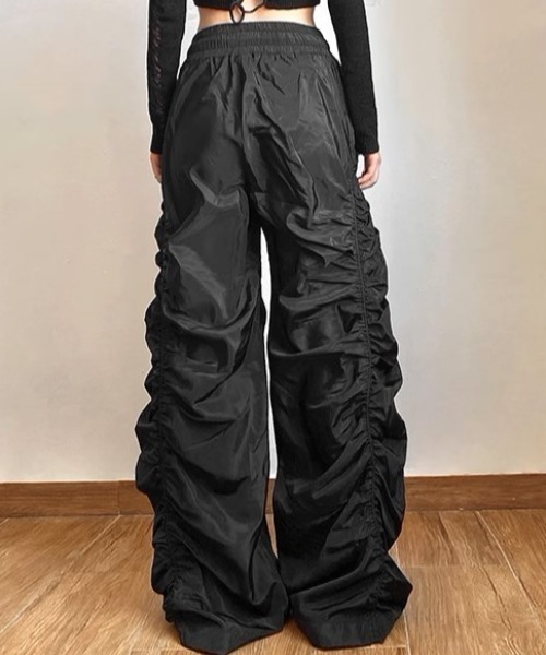 .KOM（ドットコム）の「A'GEM/9 × .kom 『.KOM/ドットケーオーエム』 シャーリングワイドパンツ（その他パンツ・レディース・ホワイト/ブラック・S）」の5枚目の写真