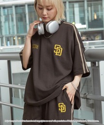 MLB（メジャーリーグベースボール）の「MLB メジャーリーグベースボール 別注 セットアップ ワッペン刺繍  サイドライン ビッグシルエット半袖プルオーバースウェット&ショートパンツ（セットアップ）」