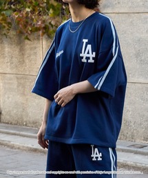 MLB（メジャーリーグベースボール）の「MLB メジャーリーグベースボール 別注 セットアップ ワッペン刺繍  サイドライン ビッグシルエット半袖プルオーバースウェット&ショートパンツ（セットアップ）」