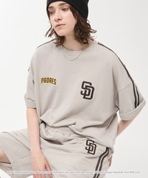 MLB（メジャーリーグベースボール）の「MLB/メジャーリーグベースボール 別注 セットアップ ワッペン刺繍  サイドライン ビッグシルエット半袖プルオーバースウェット＆ショートパンツ（セットアップ）」