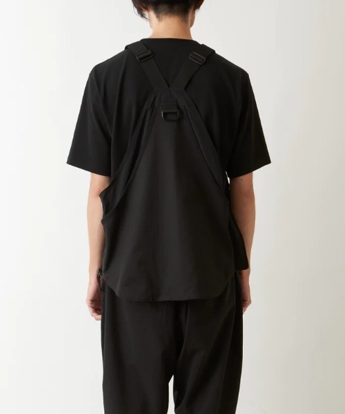 WHITE MOUNTAINEERING(ホワイトマウンテニアリング)の「WM×GRIPSWANY'APRON VEST'(ベスト・メンズ・ブラック/ベージュ・M/L)」の6枚目の写真