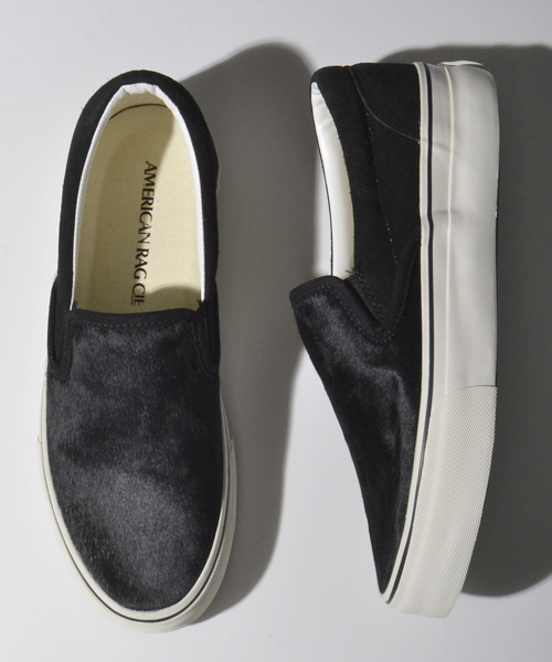AMERICAN RAG CIE（アメリカンラグシー）の「AMERICAN RAG CIE ハラコスリッポン（スニーカー・メンズ・ブラック/ネイビー/ホワイト・10/9/8/7）」の2枚目の写真