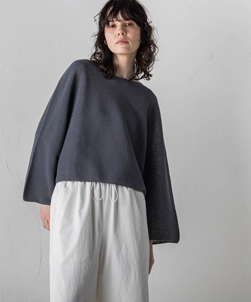 la.f…(ラエフ)の「ワイドスリーブクロップドニットプルオーバー≪手洗い可能≫(ニット/セーター・レディース・グリーン/チャコールグレー/オフホワイト/ベージュ・9号)」の1枚目の写真