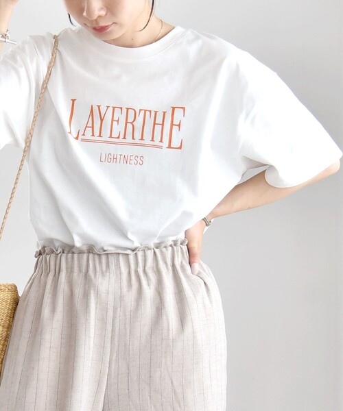 quaranciel(カランシエル)の「quaranciel:〈洗濯機可能〉クルーネック コットン ロゴ プリント TEE(Tシャツ/カットソー・レディース・ホワイト系1/ホワイト系3/ブラック/ホワイト系2・ONE SIZE)」の2枚目の写真